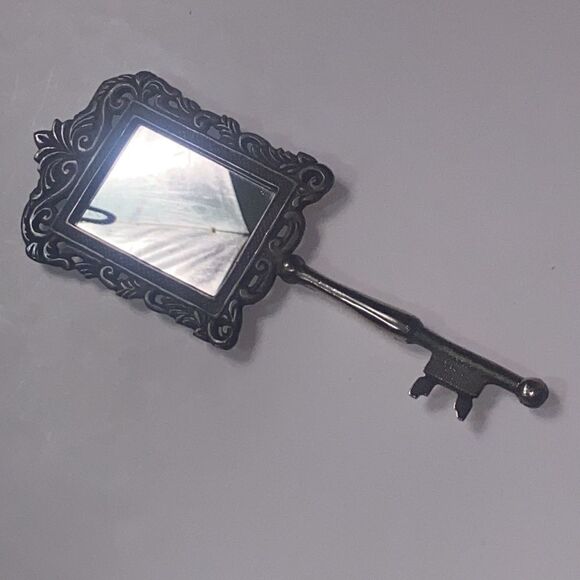Vintage Style Hand Mirror Skeleton Key Picture Frame Wonderland Made In India - Picture 12 of 12